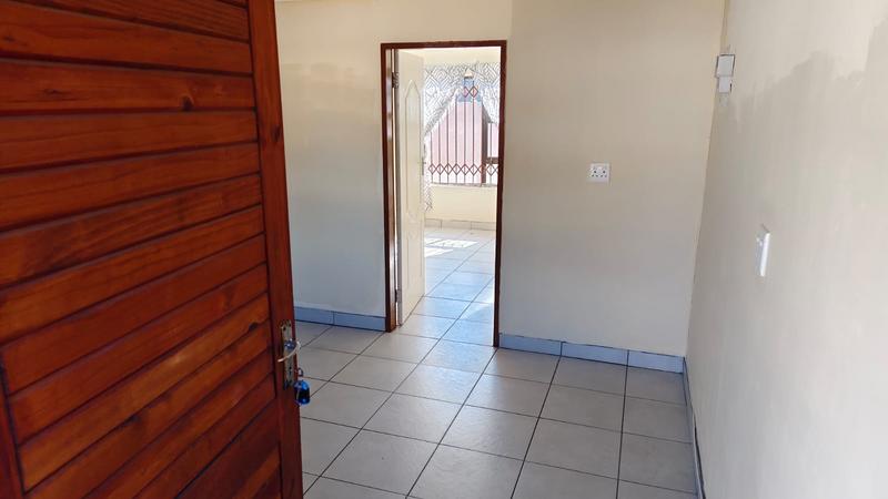 To Let 1 Bedroom Property for Rent in Miederpark North West